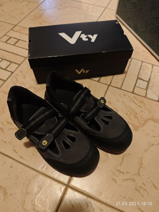 Ochronne obuwie robocze