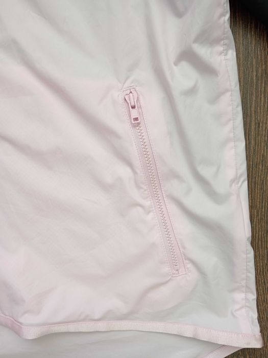 Жіноча вітровка Windrunner Nike