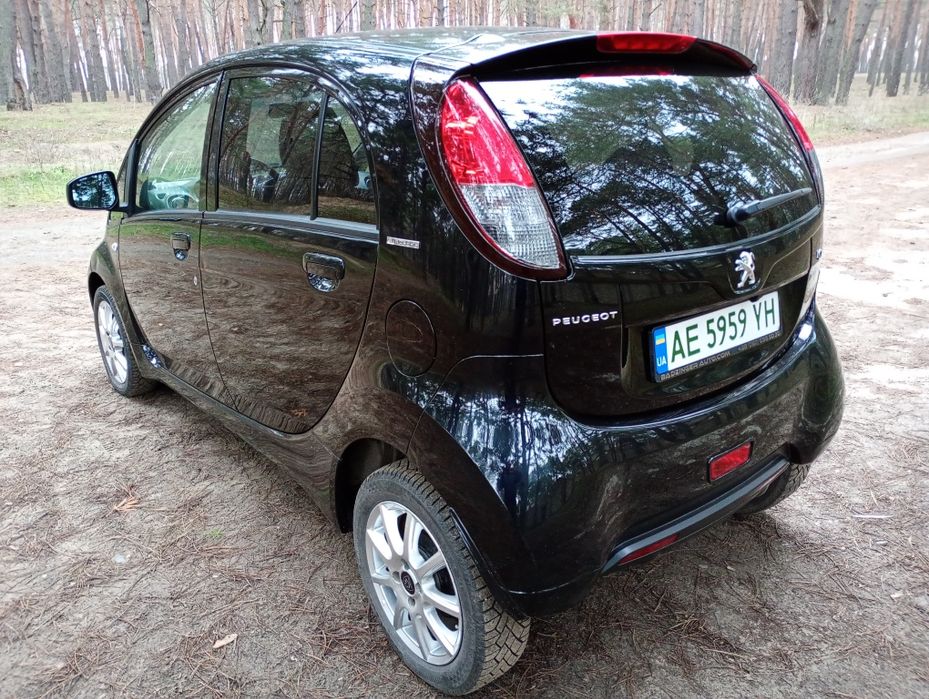 Peugeot ION электромобиль