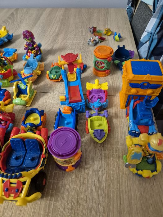 SuperThings /Zings figurki
