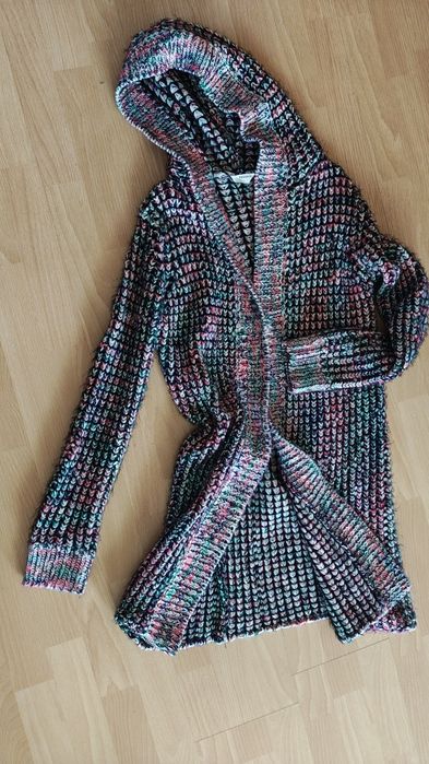 Sweter S kapturem S