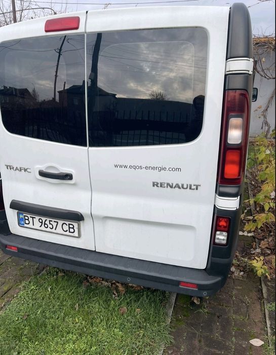 Продаж  Рено трафік довга база 
Надійний і мі