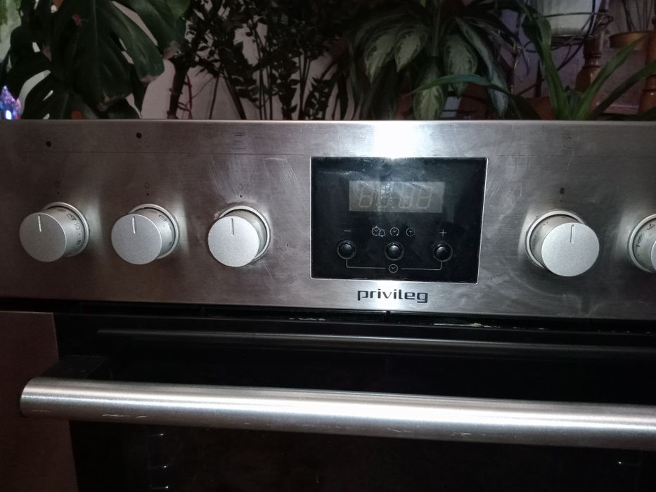 Набір б/у електрична поверхня і духовка