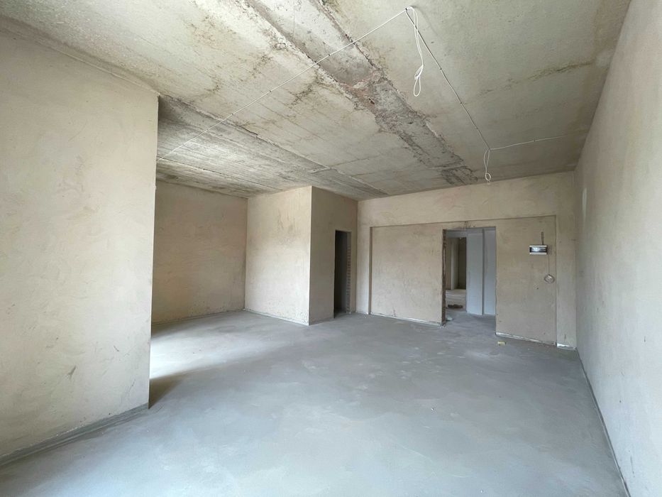 Комерція в ЖК "GRAND Липини". Зданий будинок.