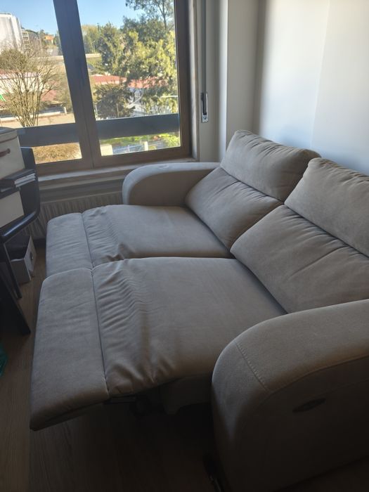 Sofá eléctrico em bege