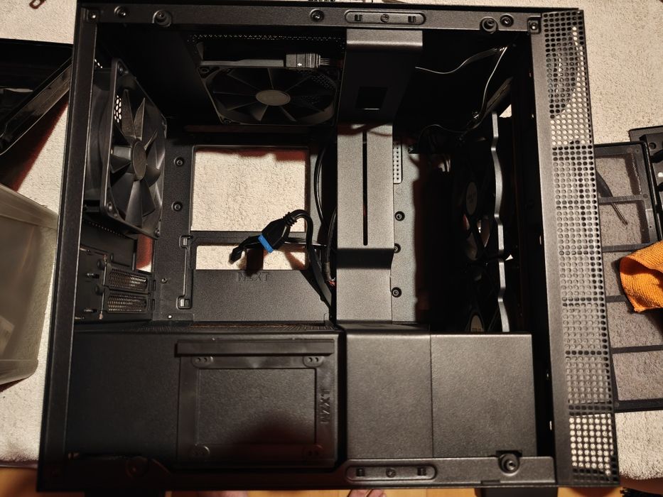 Caixa NZXT H200i Preta com RGB