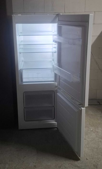 lodowka no frost wys 188cm kilka zdjec i opis