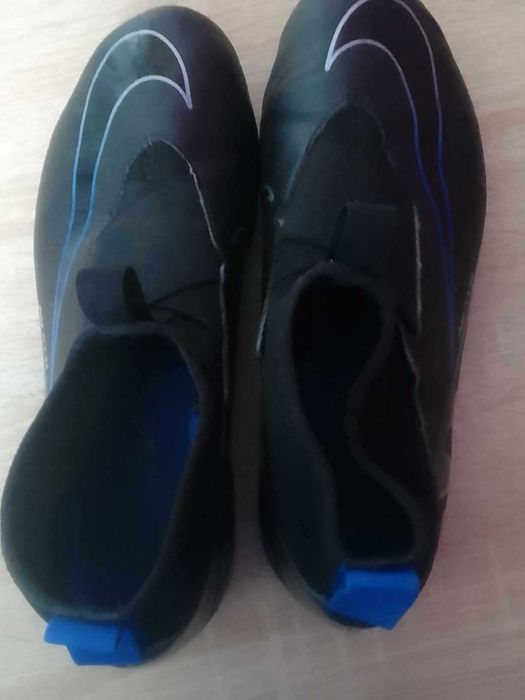 Buty pilkarskie korki