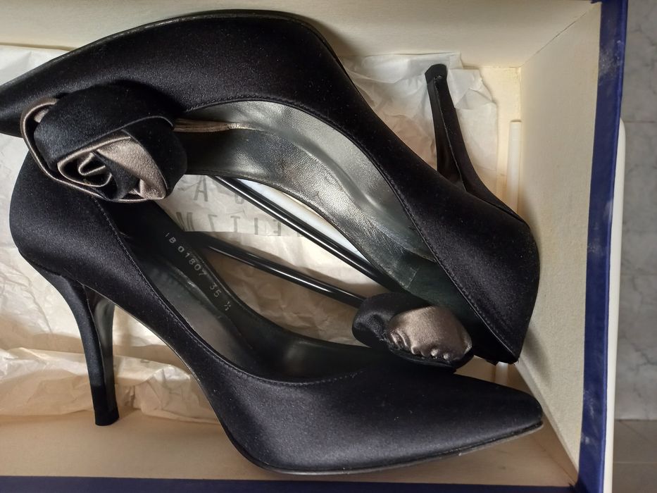 Saparos Stuart Weitzman -Rosario black satin35.5