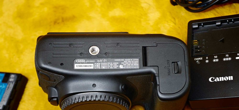 ‼️ВІДМІННИЙ СТАН -33868 кадрів‼️ Canon 6D mark II плюс картка 64ГБ -- акумулятор 3\3! --