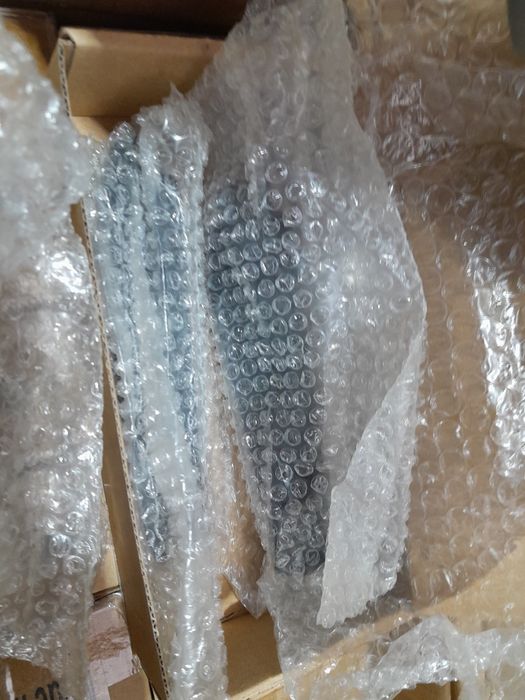 28 Pousa pés retratil de aluminio para ebike