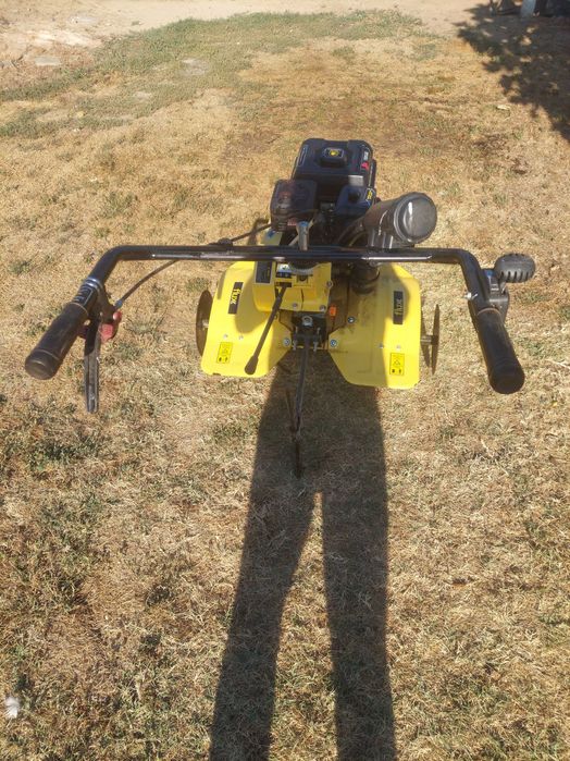 Motoenxada de 7 CV com pouco uso