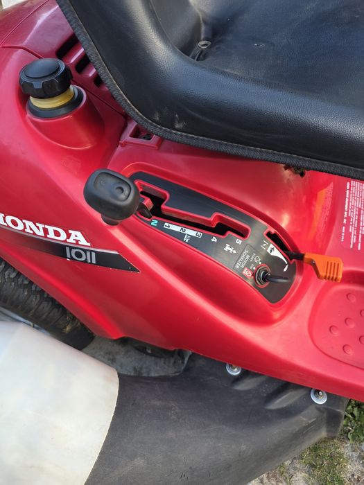 Kosiarka traktorek Honda