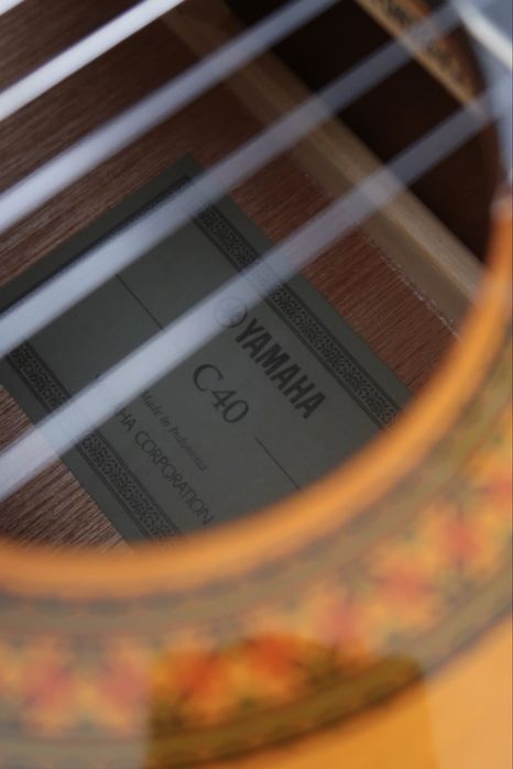 Pack Guitarra Yamaha Clássica C40 + Saco da Guitarra + Afinador YTC-5