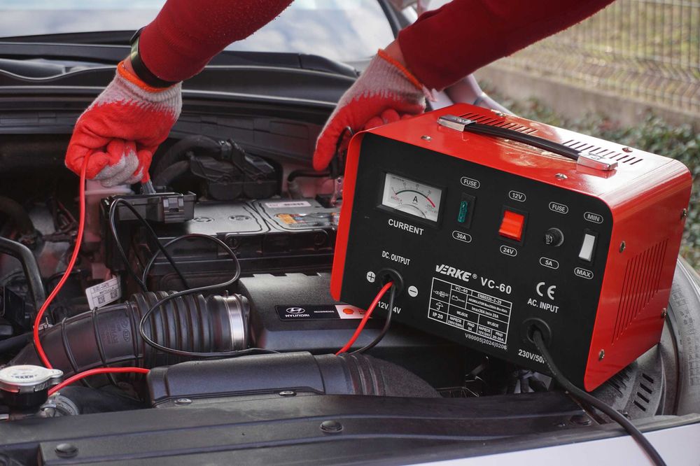 Prostownik samochodowy do akumulatorów ładowarka   12V 24V 30A