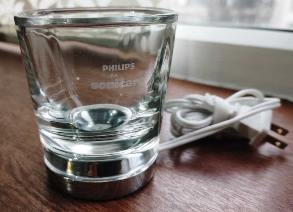 Зарядний пристрій щіток Philips Sonicare Diamondclean smart CBA1001