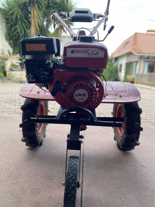 Motoenxada c/ freses e abre regos