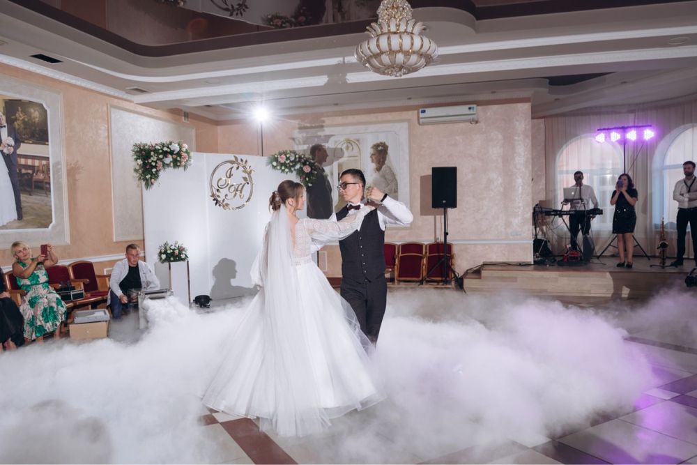 Весільна сукня