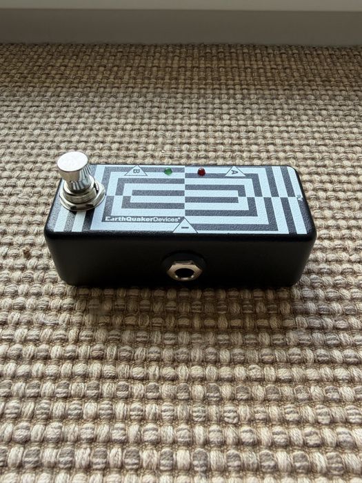 Earthquaker Devices AB box