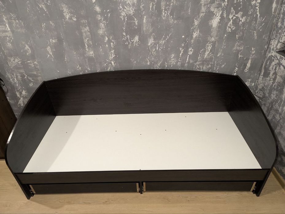 Ліжко односпальне з матрасом