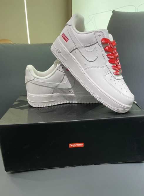 Nike Air Force 1 Low Supreme White R.42,5
