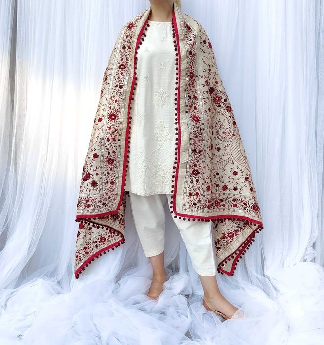 Orientalna chusta dupatta haftowana ręcznie paisley haft czerwony