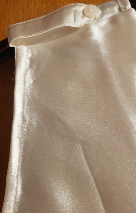 Blusa em cetim tamanho L. NOVA