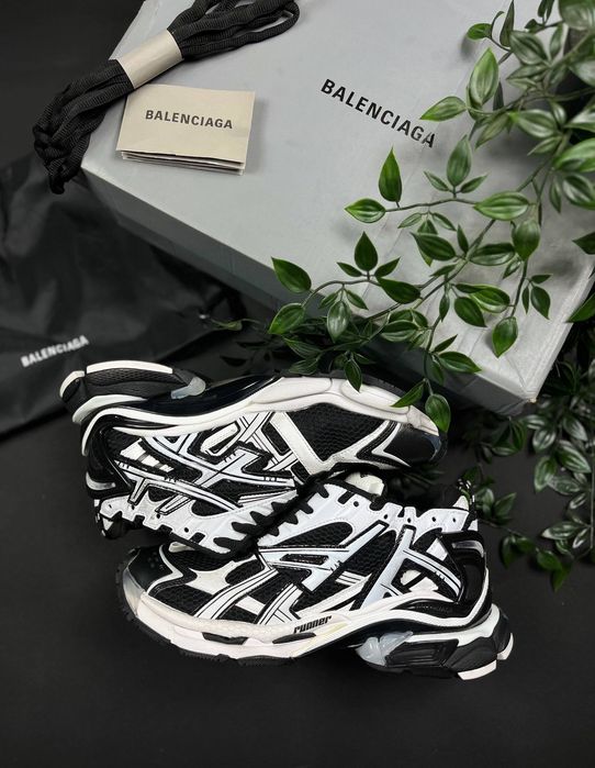 Кросівки Balenciaga Runner.