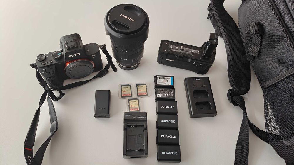 Sony Alpha 7 II + Tamron 28-75 F/2.8 Di III RXD + Grip  + Akcesoria