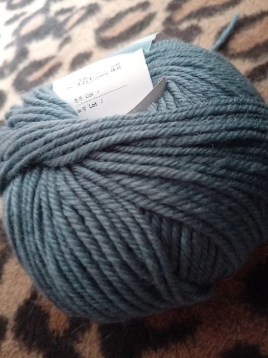 Wełna merynos 98%, 50g.