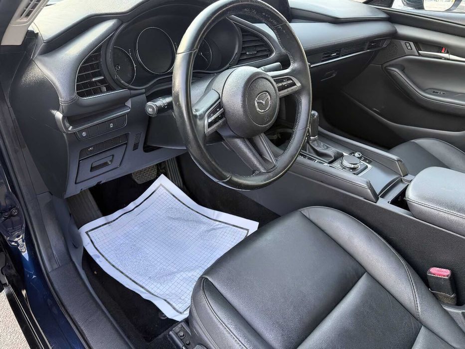 Mazda 3      2021