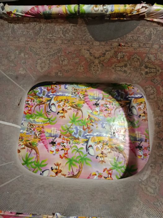 Продам манеж с мелкой сеткой