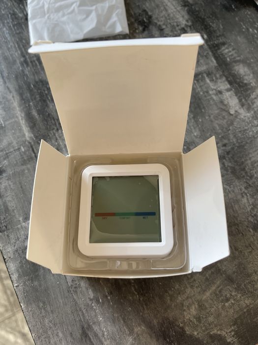 Czujnik temperatury i wilgotności wi-fi Tuya Smart