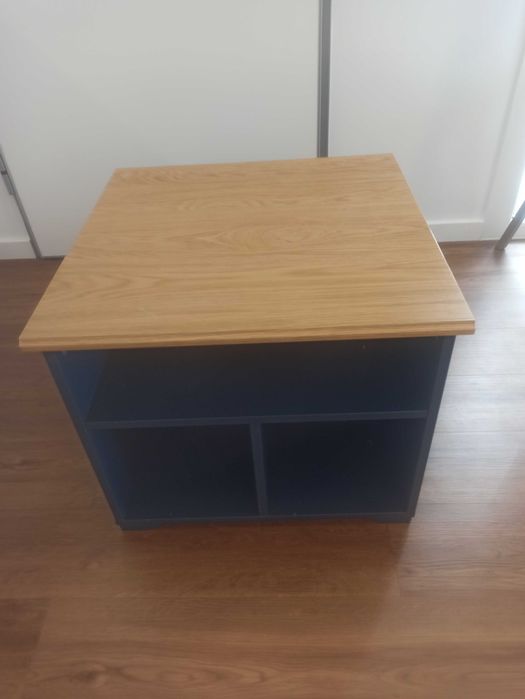 Mesa de centro pouco usada