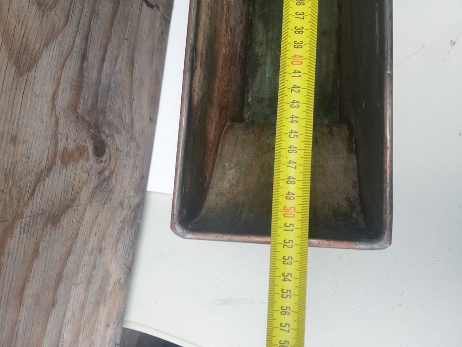 Pojemnik miedziany na wodę z kranikiem