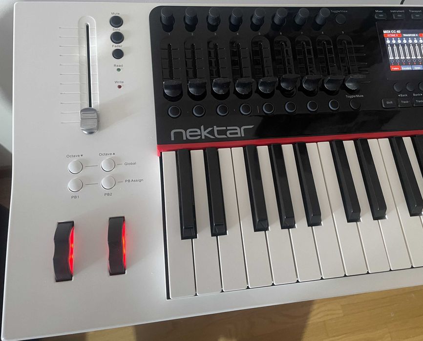 Controlador Midi Nektar Panorama P4