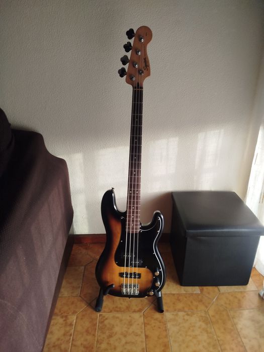 Squier Precision Bass Sunburst