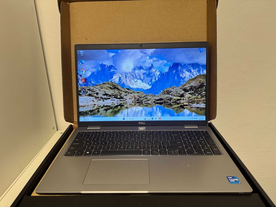 Laptop Dell Latitude 5520 i7-1185G7/250GB SSD/16GB RAM/Win11Pro/FAKTURA