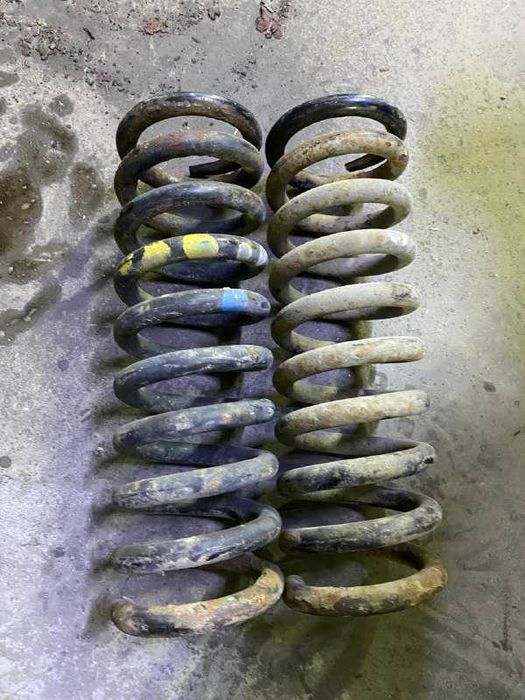 Пружины 2шт.Mercedes W124