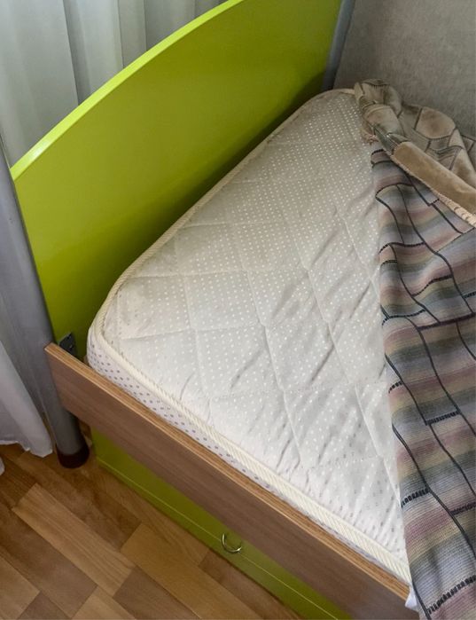 Ліжко двох поверхове