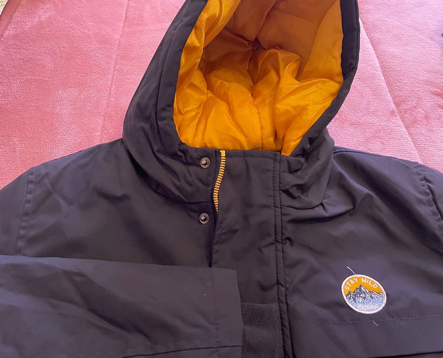 Casaco em excelente estado 16 anos marca Ativo.