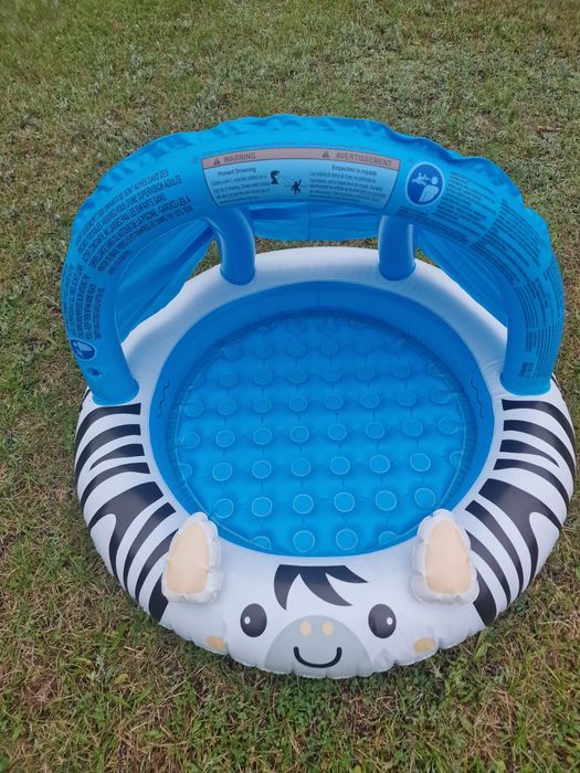 Basenik z daszkiem zebra