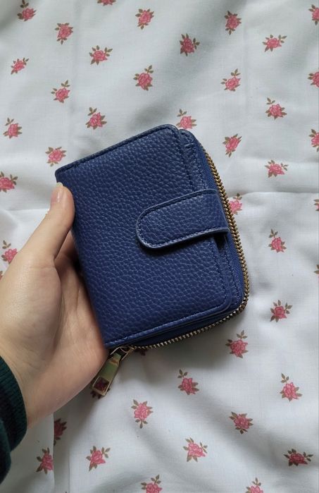 Nowy niebieski portfel damski z przegródkami na karty