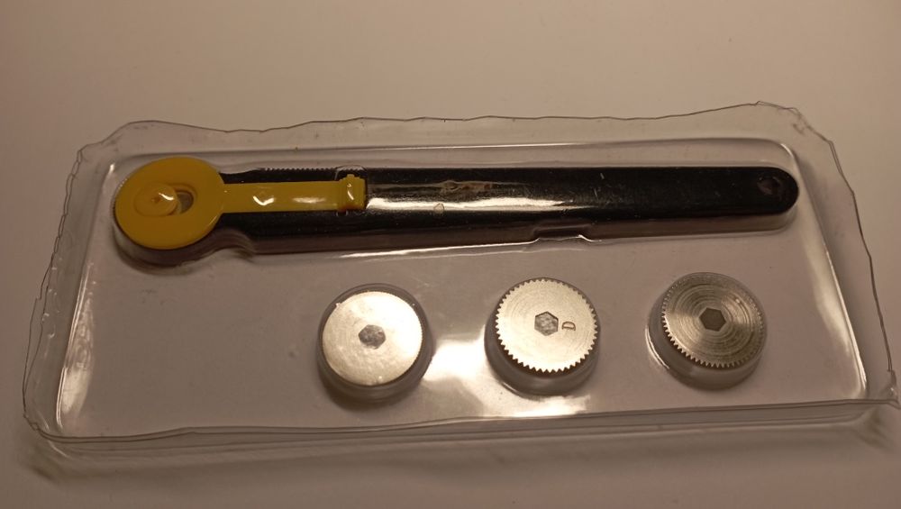 Каток для нанесения имитации заклепок