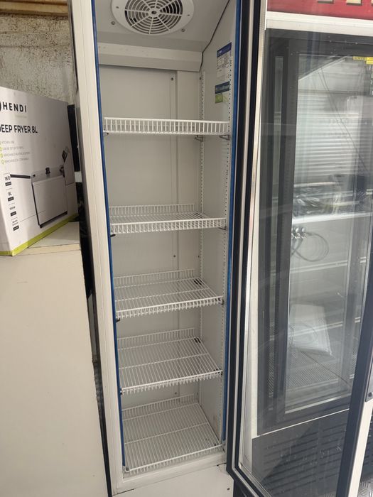 Wąska lodowka  na napoje Slim gastronomiczna