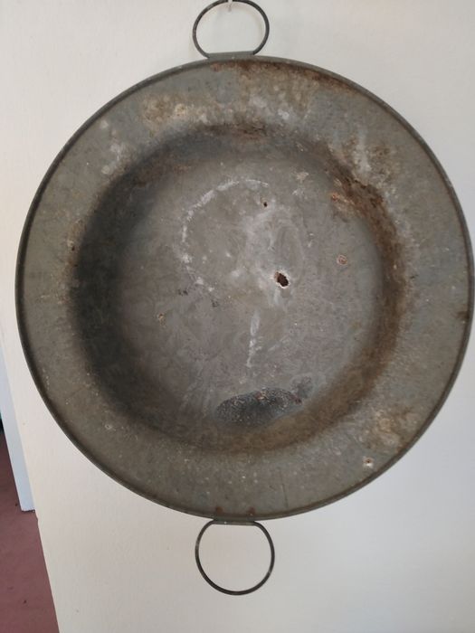 Braseira em Zinco Muito Antiga