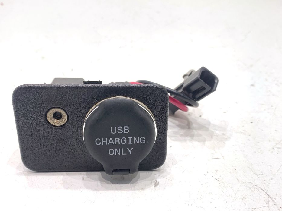 GNIAZDO USB FORD TRANSIT COURIER ZŁĄCZE ŁADOWANIA, MULTIMEDIALNE