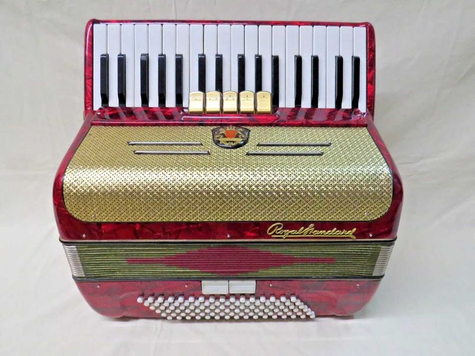 Acordeão Royal Standard à Terceira Voz com 96 Baixos - Acordeon