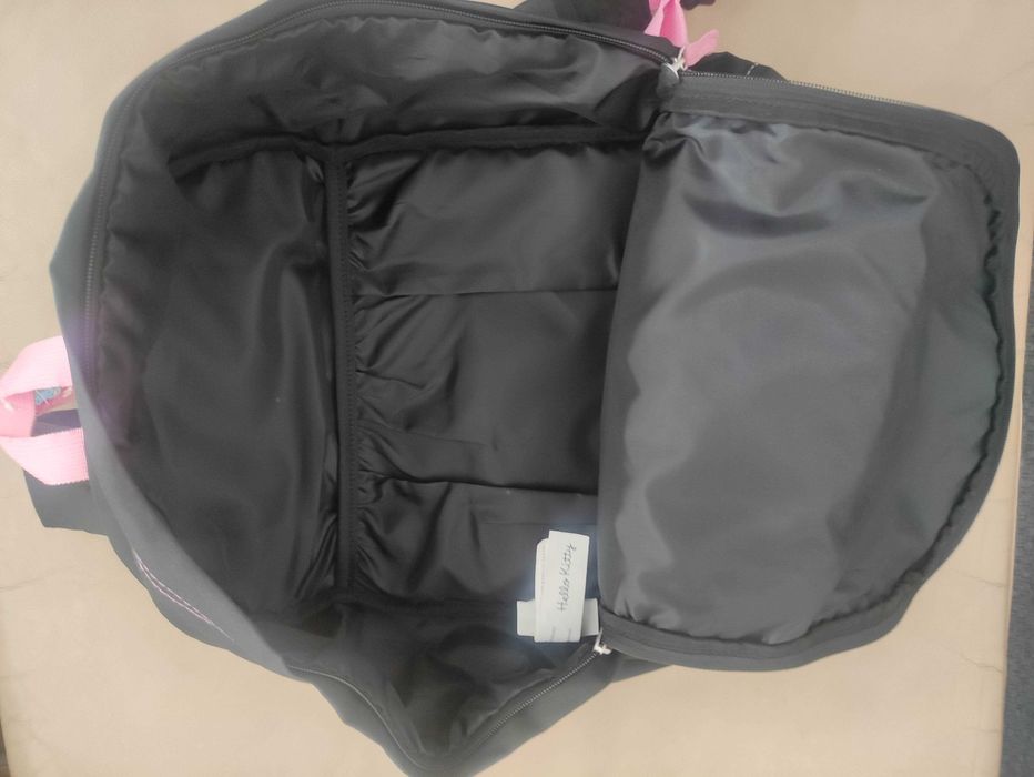 Mochila Hello Kitty preto e rosa, nova