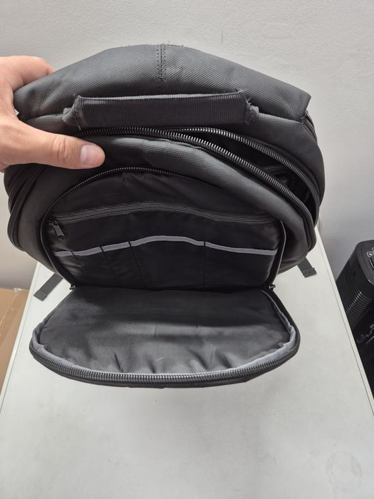 Mochila, 3 divisões, espaço para PC